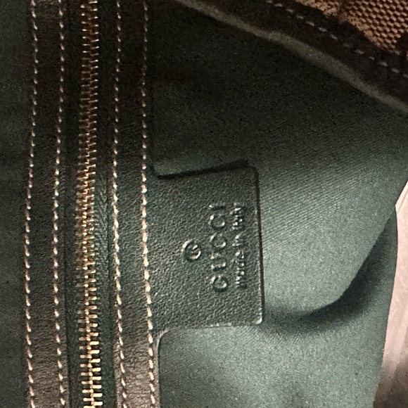 Authentic Gucci Pelham - Picture 3 of 8